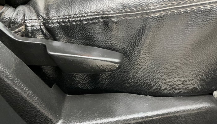 2021 Renault Duster RXZ 1.5 PETROL MT, Petrol, Manual, 38,800 km, Driver Side Adjustment Panel