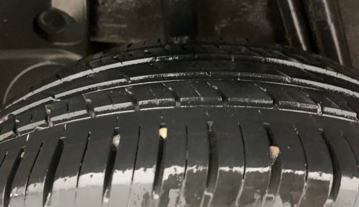 2021 Renault Duster RXZ 1.5 PETROL MT, Petrol, Manual, 38,800 km, Right Rear Tyre Tread