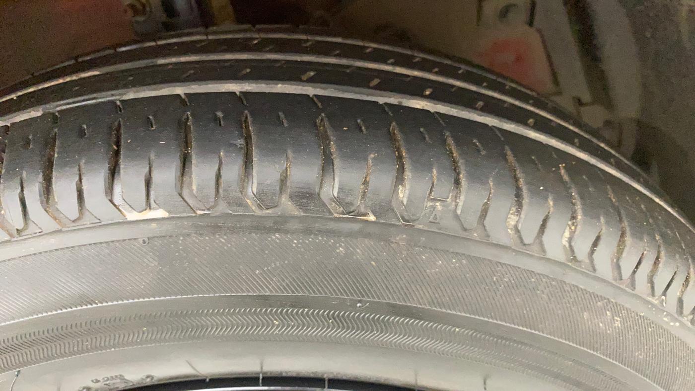 2015 Maruti Swift VDI ABS, Diesel, Manual, 57,045 km, Right Front Tyre Tread