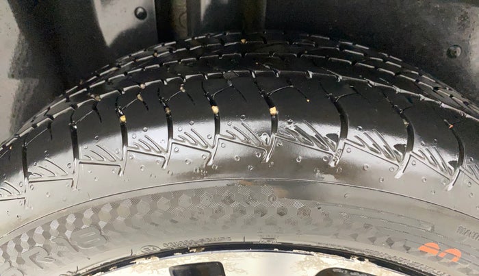 2021 MG HECTOR SHARP 1.5 PETROL CVT, Petrol, Automatic, 63,586 km, Right Rear Tyre Tread