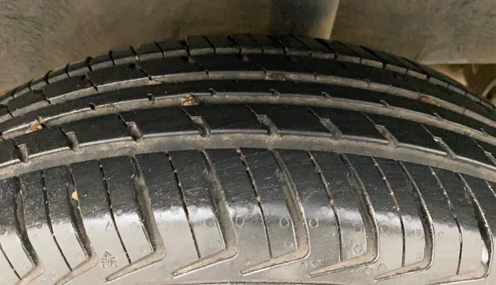 2019 Renault Kwid RXT 1.0 (O), Petrol, Manual, 75,494 km, Left Rear Tyre Tread