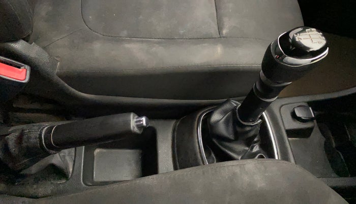 2019 Renault Kwid RXT 1.0 (O), Petrol, Manual, 75,494 km, Gear Lever