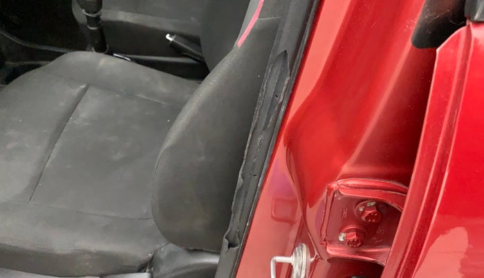 2019 Renault Kwid RXT 1.0 (O), Petrol, Manual, 75,494 km, Front passenger door - Beading has minor damage