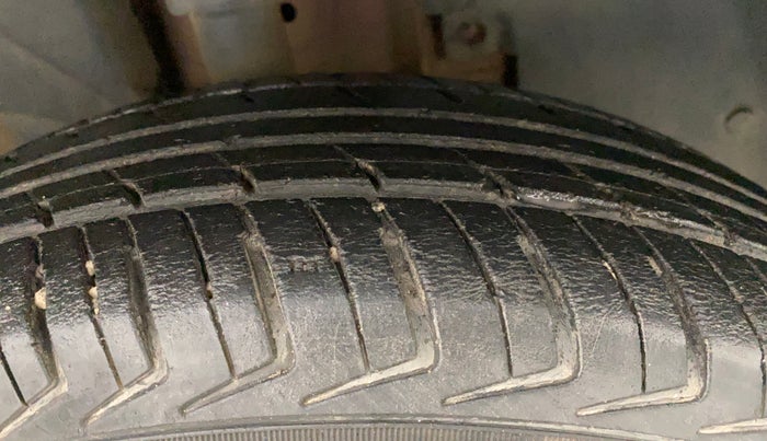 2019 Renault Kwid RXT 1.0 (O), Petrol, Manual, 75,494 km, Right Front Tyre Tread