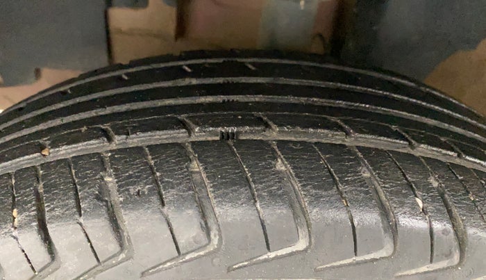 2019 Renault Kwid RXT 1.0 (O), Petrol, Manual, 75,494 km, Left Front Tyre Tread