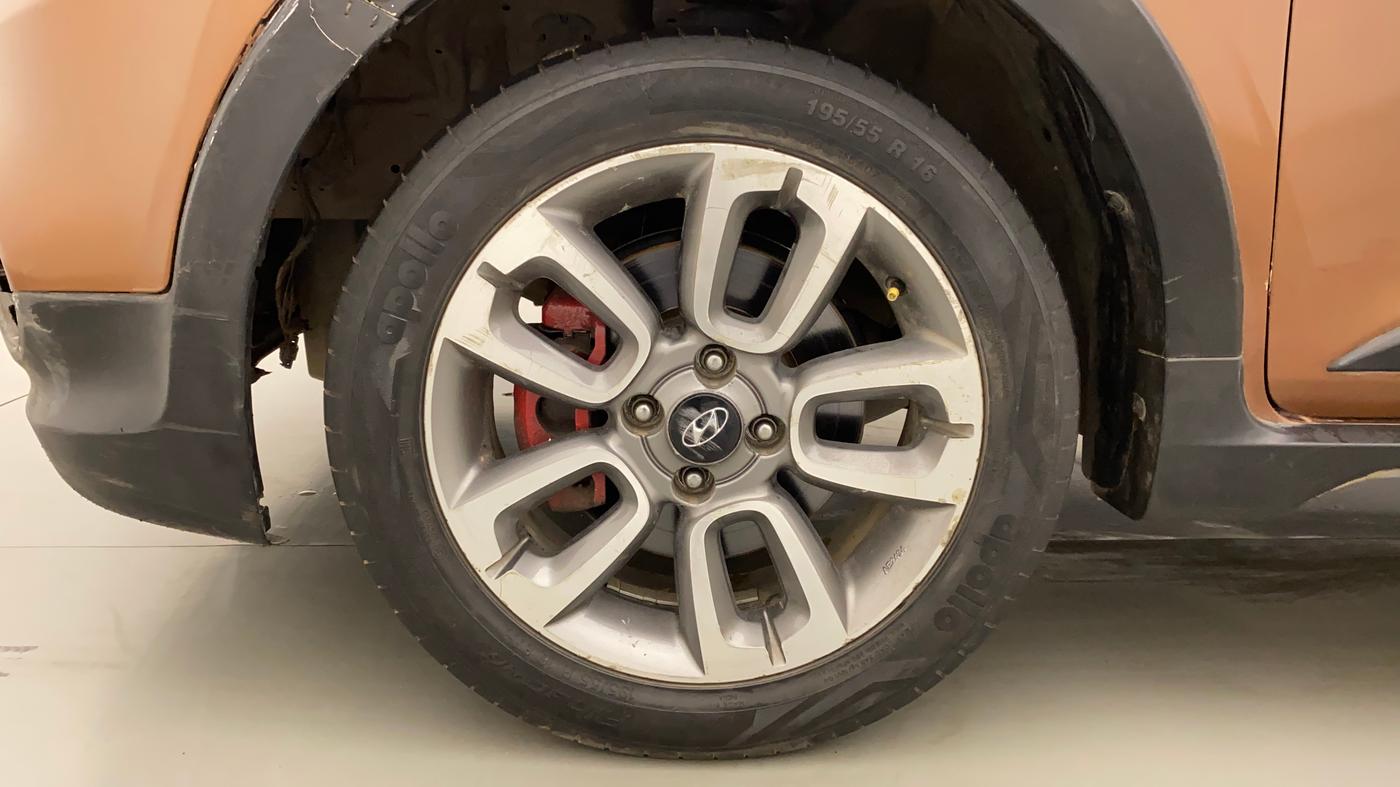 2015 Hyundai i20 Active 1.2 S, Petrol, Manual, 56,366 km, Left Front Wheel
