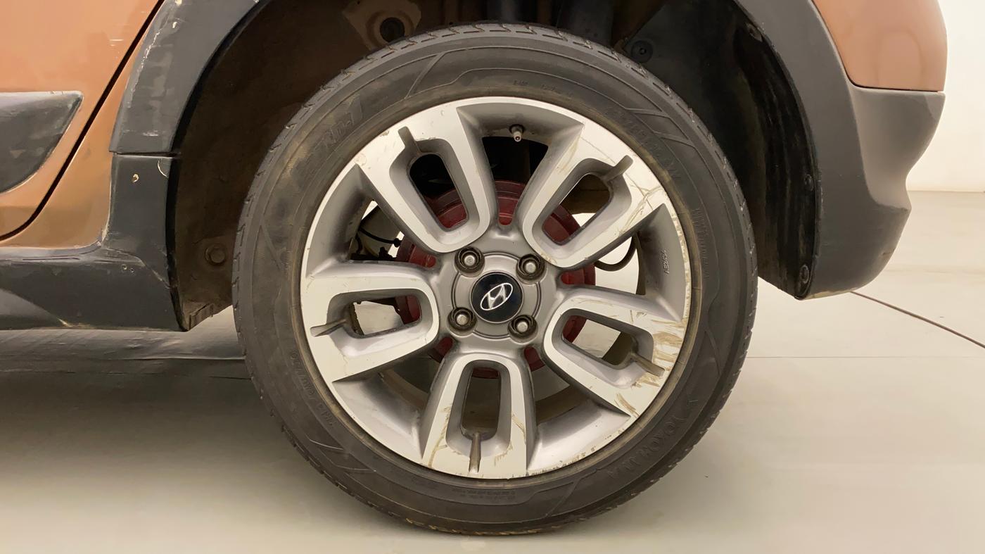 2015 Hyundai i20 Active 1.2 S, Petrol, Manual, 56,366 km, Left Rear Wheel
