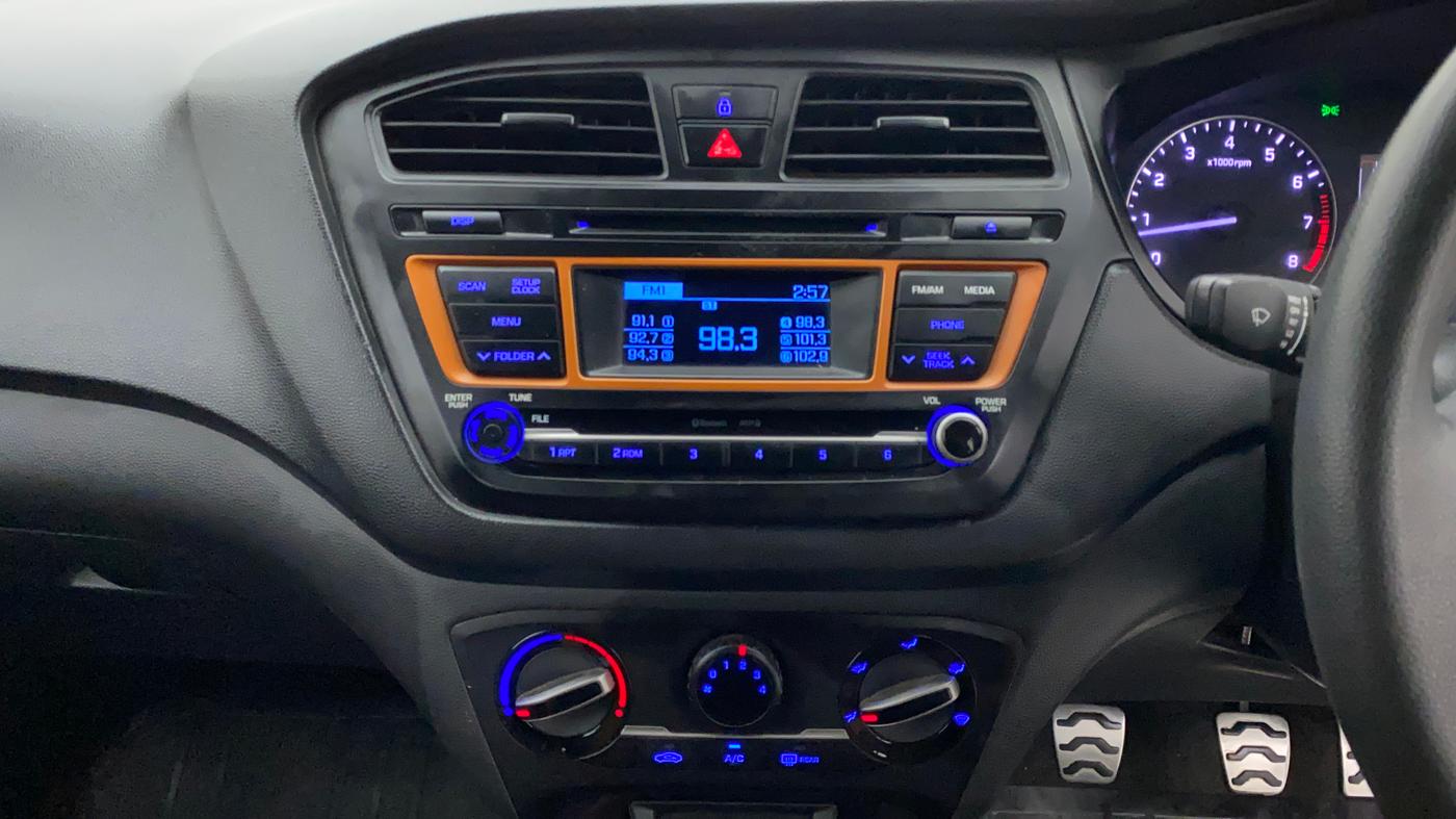 2015 Hyundai i20 Active 1.2 S, Petrol, Manual, 56,366 km, Air Conditioner