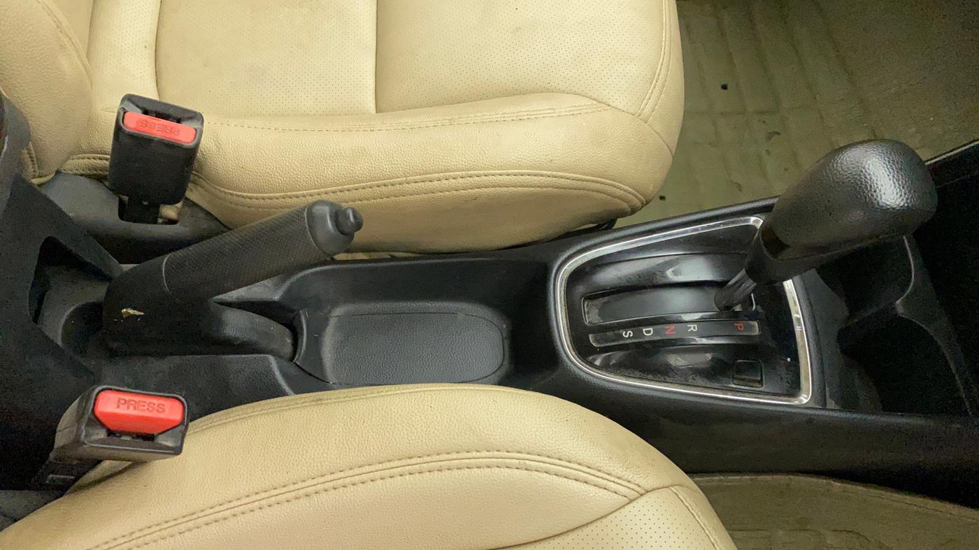 2018 Honda Amaze 1.2L I-VTEC V CVT, CNG, Automatic, 78,713 km, Gear Lever
