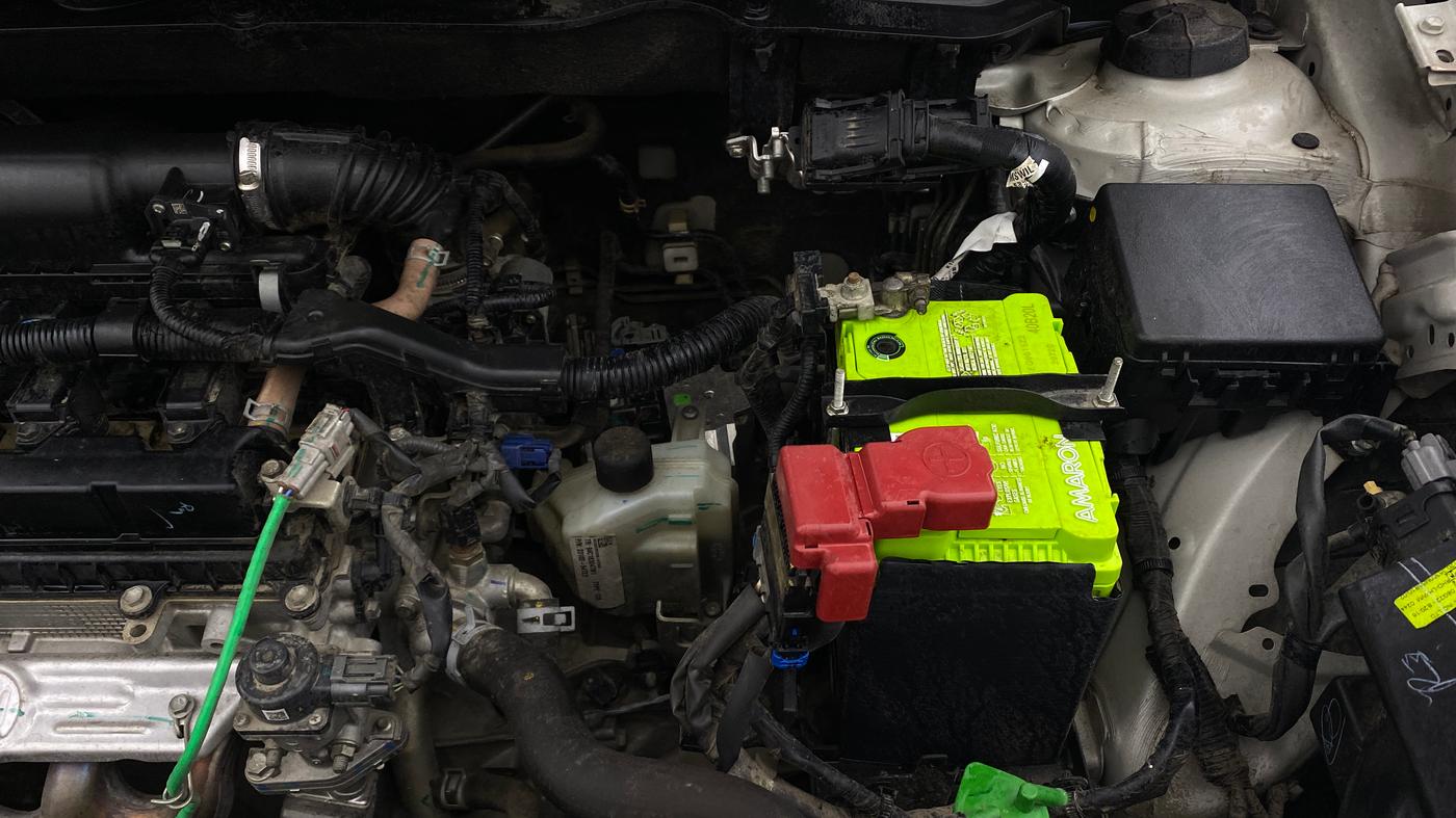 2022 Maruti Swift VXI AMT, Petrol, Automatic, 43,474 km, Engine View - Left