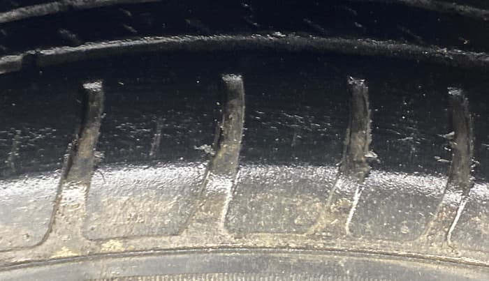 2022 Maruti Swift VXI AMT, Petrol, Automatic, 43,474 km, Right Front Tyre Tread