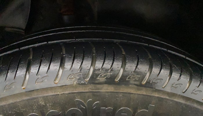 2018 Hyundai Creta SX 1.6 DIESEL, Diesel, Manual, 1,18,687 km, Right Rear Tyre Tread
