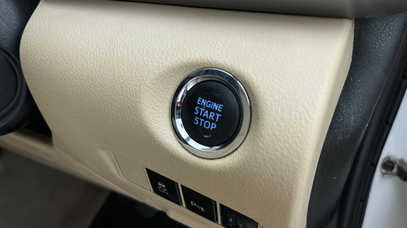 2018 Toyota YARIS VX CVT, Petrol, Automatic, 1,19,403 km, Keyless Start/ Stop Button