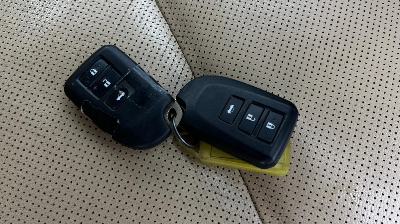 2018 Toyota YARIS VX CVT, Petrol, Automatic, 1,19,403 km, Key Close Up