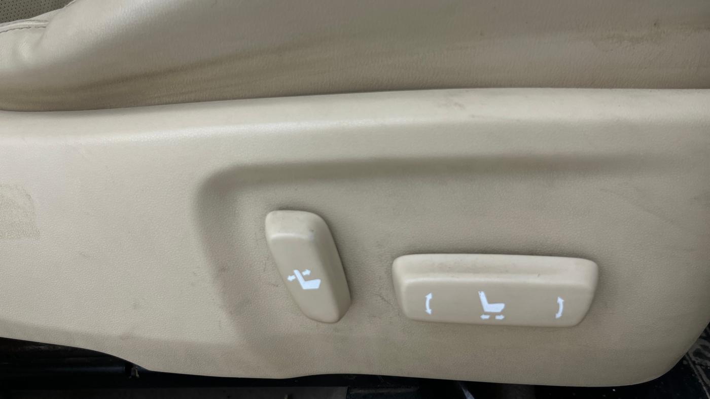 2018 Toyota YARIS VX CVT, Petrol, Automatic, 1,19,403 km, Driver Side Adjustment Panel