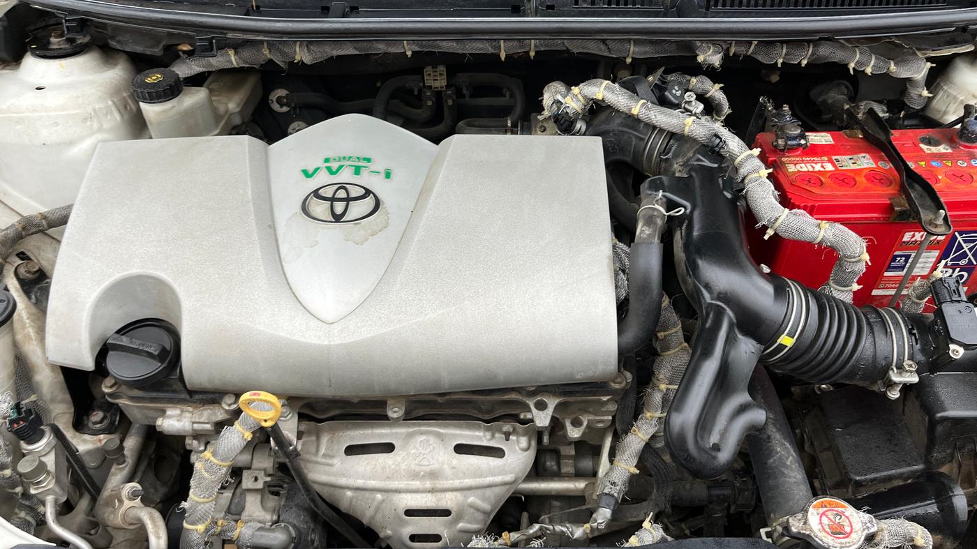2018 Toyota YARIS VX CVT, Petrol, Automatic, 1,19,403 km, Engine View