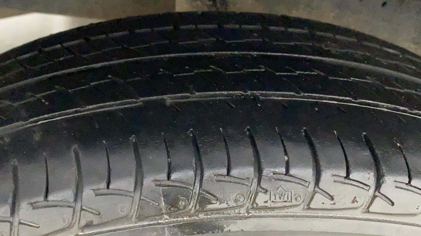 2012 Toyota Etios G, Petrol, Manual, 75,209 km, Right Rear Tyre Tread