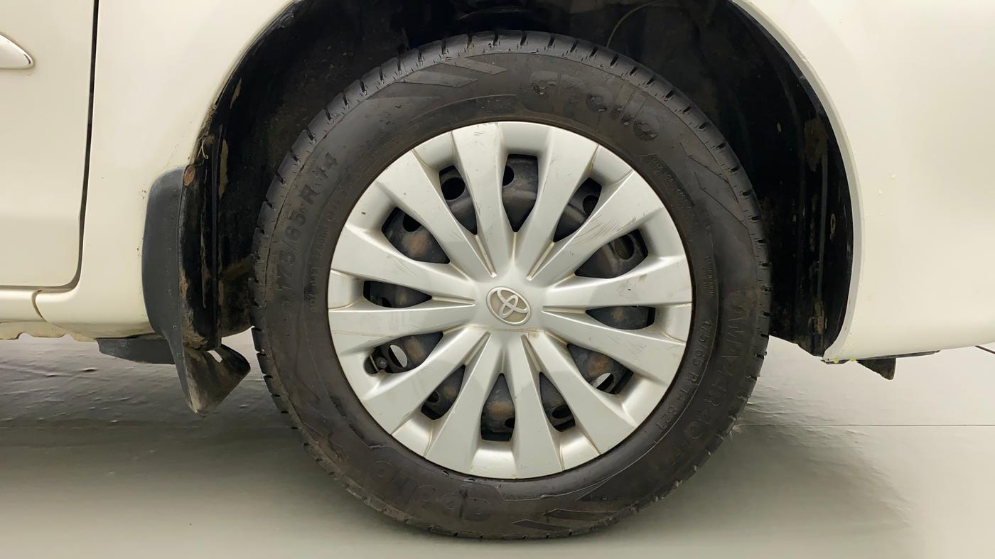 2012 Toyota Etios G, Petrol, Manual, 75,209 km, Right Front Wheel