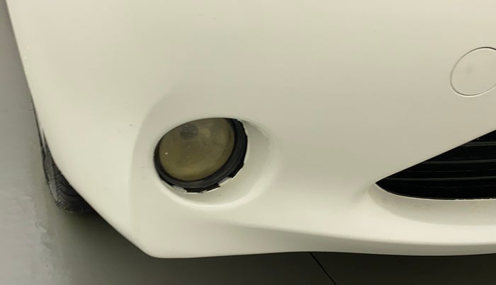 2012 Toyota Etios G, Petrol, Manual, 75,209 km, Right fog light - Not working