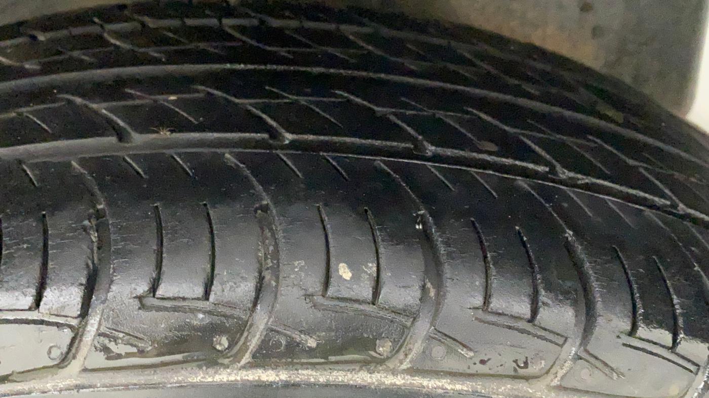 2012 Toyota Etios G, Petrol, Manual, 75,209 km, Left Rear Tyre Tread