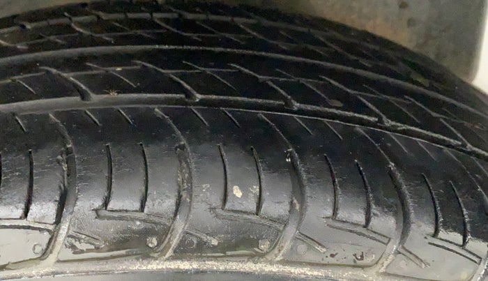 2012 Toyota Etios G, Petrol, Manual, 75,209 km, Left Rear Tyre Tread