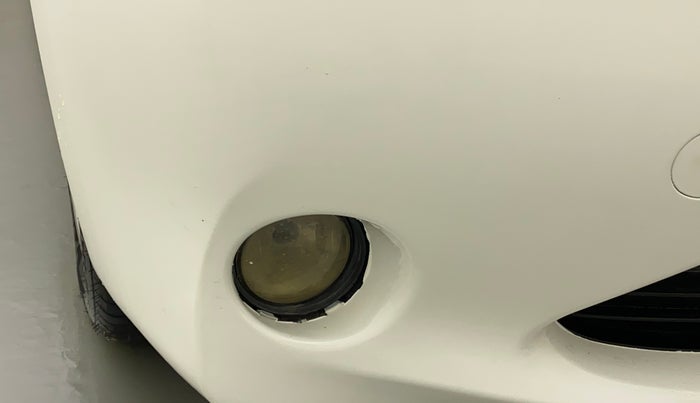 2012 Toyota Etios G, Petrol, Manual, 75,209 km, Right fog light - Not fixed properly