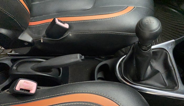 2012 Toyota Etios G, Petrol, Manual, 75,209 km, Gear Lever