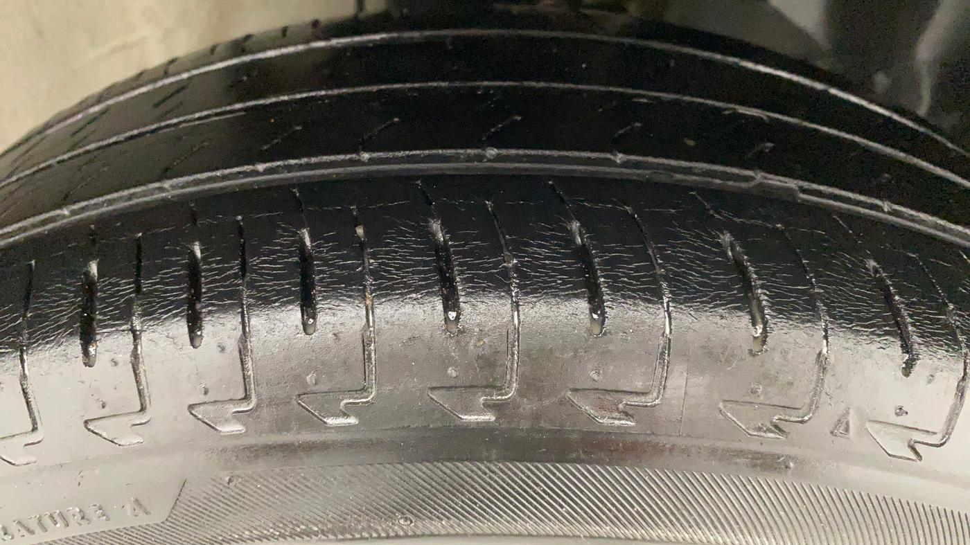 2019 Maruti IGNIS SIGMA 1.2 K12, Petrol, Manual, 33,062 km, Right Front Tyre Tread