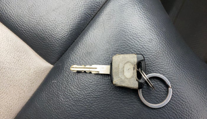 2016 Datsun Go T (O), Petrol, Manual, 43,007 km, Key Close Up