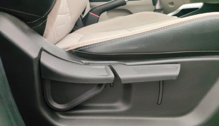 2022 KIA SONET HTX 1.5, Diesel, Manual, 21,012 km, Driver Side Adjustment Panel