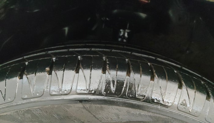 2022 KIA SONET HTX 1.5, Diesel, Manual, 21,012 km, Left Front Tyre Tread