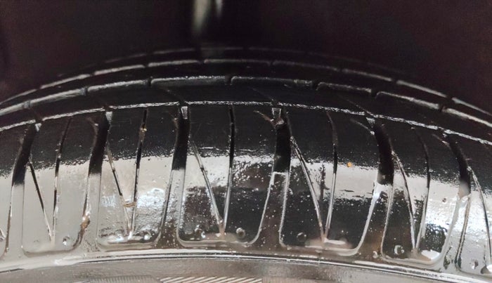 2022 KIA SONET HTX 1.5, Diesel, Manual, 21,012 km, Right Rear Tyre Tread