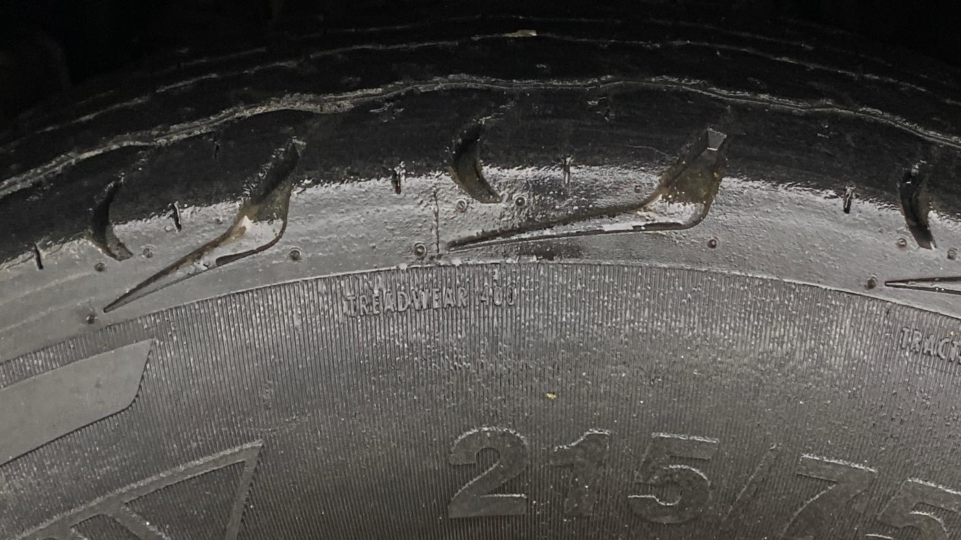 2017 Mahindra TUV300 T10, Diesel, Manual, 68,582 km, Left Front Tyre Tread