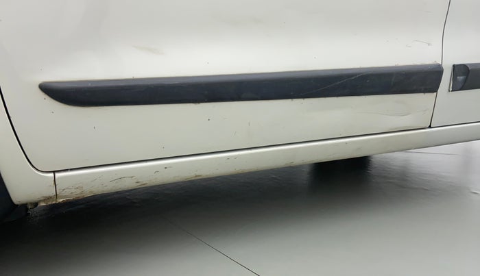 2017 Maruti Wagon R 1.0 VXI, Petrol, Manual, 52,113 km, Left running board - Minor scratches