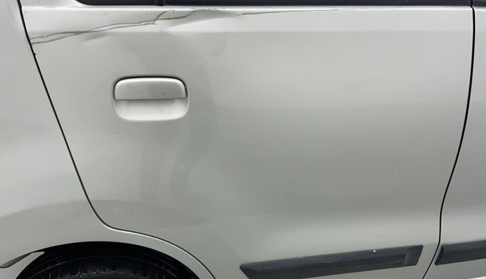 2017 Maruti Wagon R 1.0 VXI, Petrol, Manual, 52,113 km, Right rear door - Minor scratches