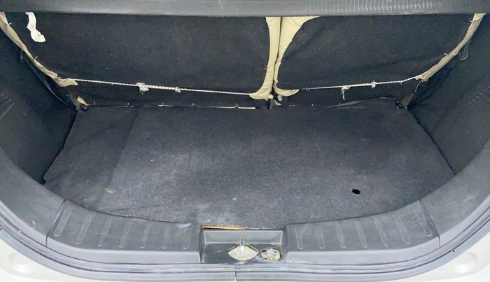 2017 Maruti Wagon R 1.0 VXI, Petrol, Manual, 52,113 km, Boot Inside