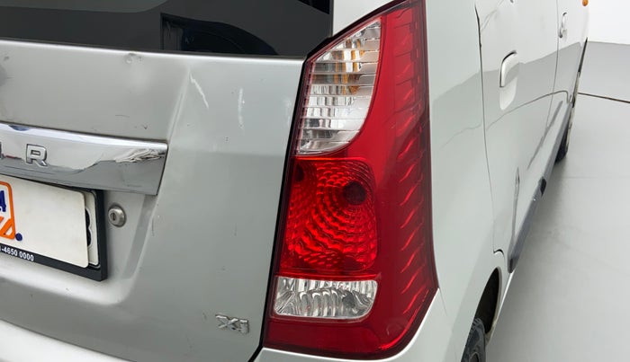 2017 Maruti Wagon R 1.0 VXI, Petrol, Manual, 52,113 km, Right tail light - Minor damage