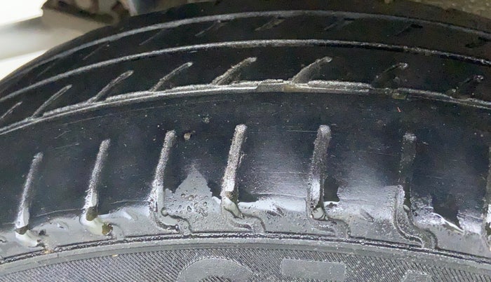 2017 Maruti Wagon R 1.0 VXI, Petrol, Manual, 52,113 km, Right Rear Tyre Tread