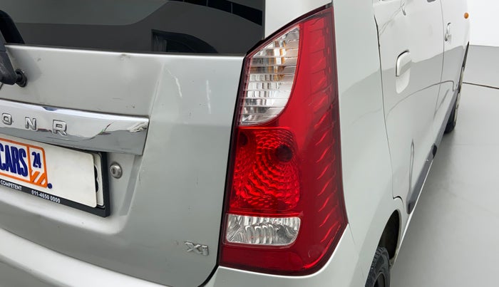 2017 Maruti Wagon R 1.0 VXI, Petrol, Manual, 52,113 km, Right tail light - Minor scratches