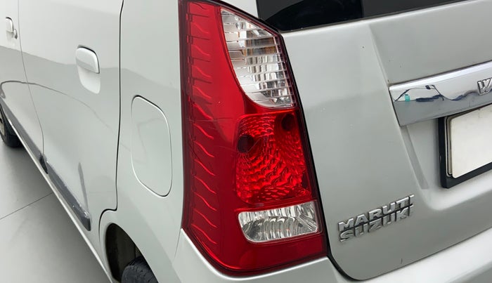 2017 Maruti Wagon R 1.0 VXI, Petrol, Manual, 52,113 km, Left tail light - Minor scratches