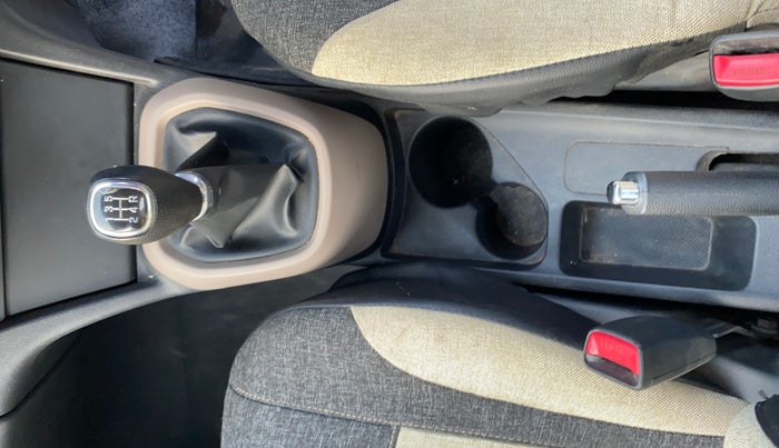 2015 Hyundai Xcent S 1.2, Petrol, Manual, 39,511 km, Gear Lever