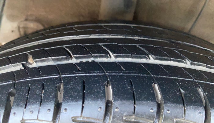 2015 Hyundai Xcent S 1.2, Petrol, Manual, 39,511 km, Right Rear Tyre Tread