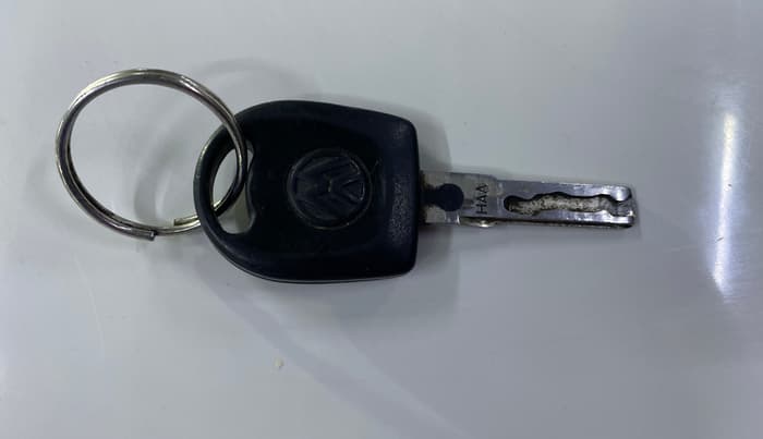 2018 Volkswagen Ameo TRENDLINE 1.0L, Petrol, Manual, 70,887 km, Key Close Up