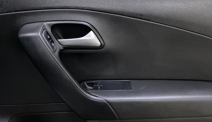 2018 Volkswagen Ameo TRENDLINE 1.0L, Petrol, Manual, 70,887 km, Driver Side Door Panels Control