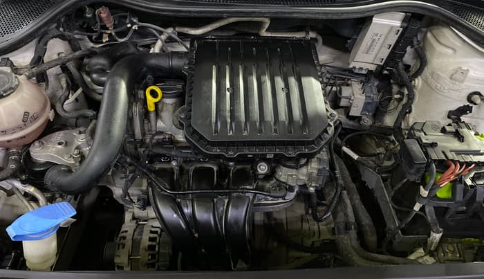 2018 Volkswagen Ameo TRENDLINE 1.0L, Petrol, Manual, 70,887 km, Engine View