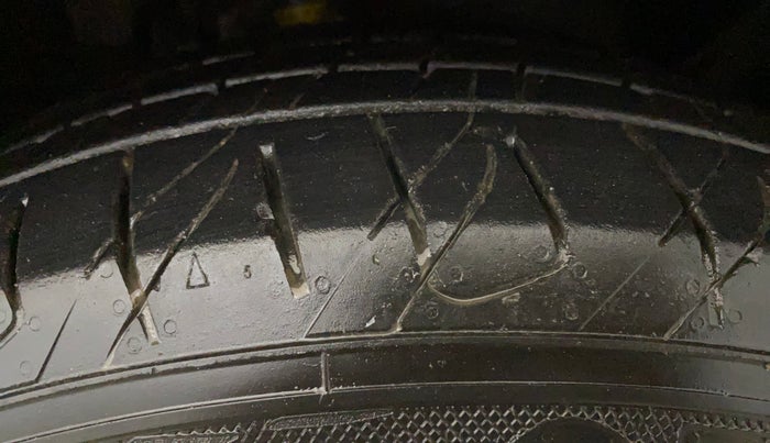 2018 Ford Ecosport TITANIUM + 1.5L PETROL AT, Petrol, Automatic, 50,718 km, Right Front Tyre Tread