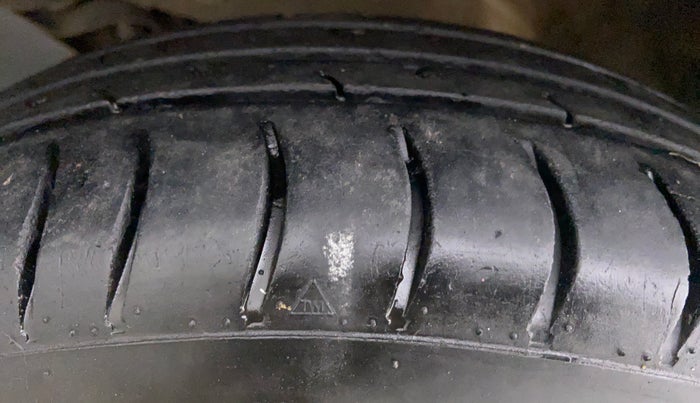 2014 Maruti Wagon R 1.0 LXI CNG, CNG, Manual, 75,910 km, Right Rear Tyre Tread