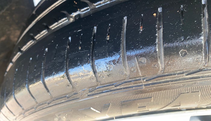 2018 Maruti Baleno DELTA PETROL 1.2, Petrol, Manual, 51,105 km, Right Rear Tyre Tread