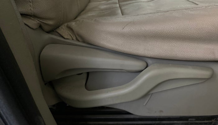 2016 Toyota Etios Liva GD, Diesel, Manual, 1,08,063 km, Driver Side Adjustment Panel