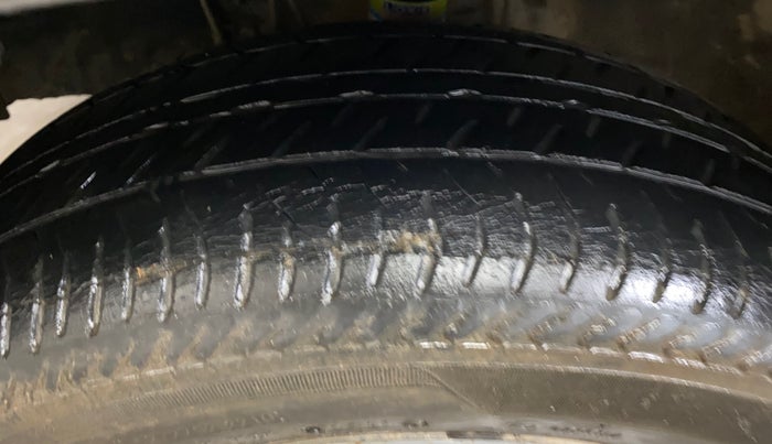 2016 Toyota Etios Liva GD, Diesel, Manual, 1,08,063 km, Left Front Tyre Tread